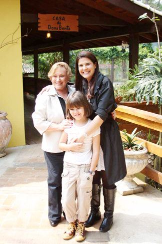 As atrizes Nicette Bruno, Rosana Garcia e Klara Castanho