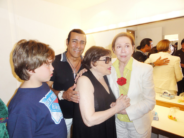 Fernanda Montanegro e Elimar Santos também cumprimentaram Bibi