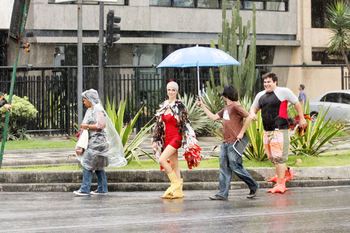 A chuva não atrapalhou o ânimo dos atores