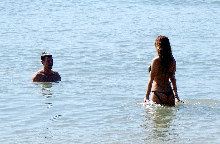 e se refrescou no mar de Florianópolis