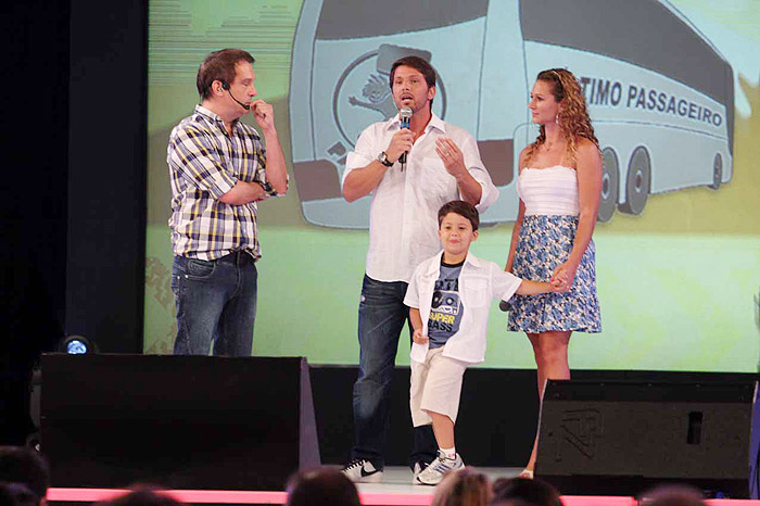 Mário Frias foi com a família ao palco