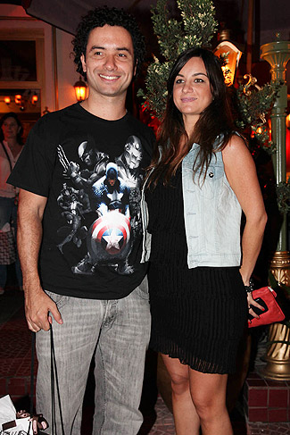 Marco Luque e a namorada, Flavia Vitorino, que está grávida
