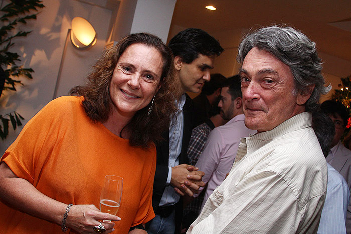 Elizabeth Savalla e Camilo Átila também compareceram ao aniversário do autor