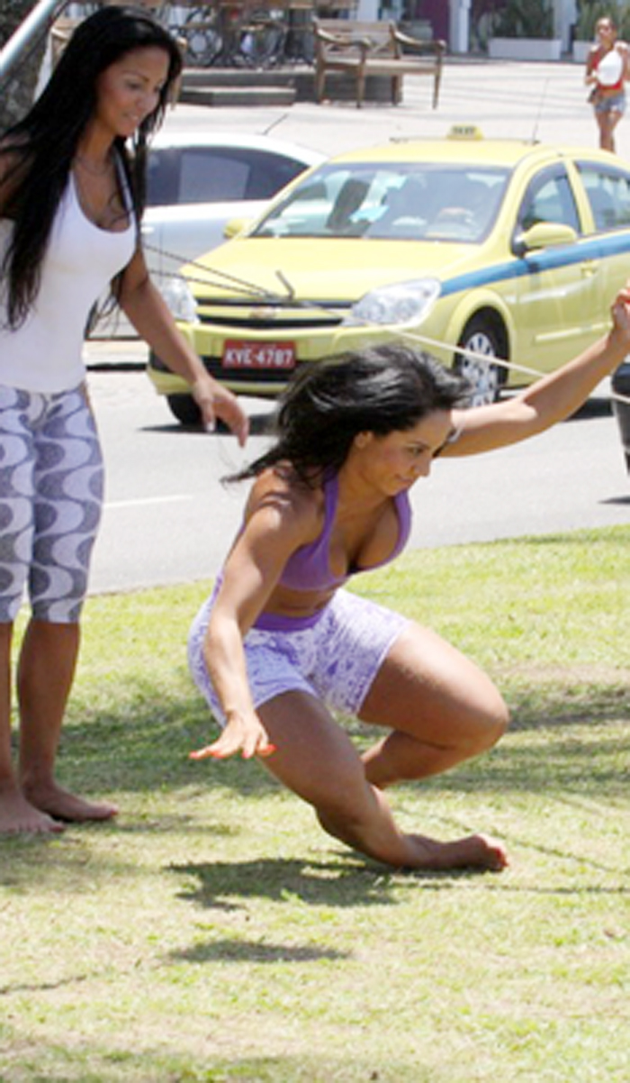 Mulher Melão levou um tombo