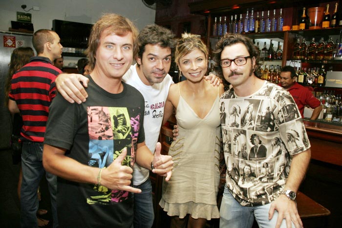 Ana Lima e o colega de elenco em Araguaia, da Globo, Emílio Orcillo Neto marcaram presença na festa