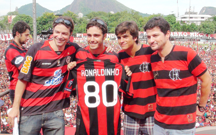 Heitor Martinez, Thiago Rodrigues, Bernardo Mesquita e Marcelo Serrado posam para os fotógrafos