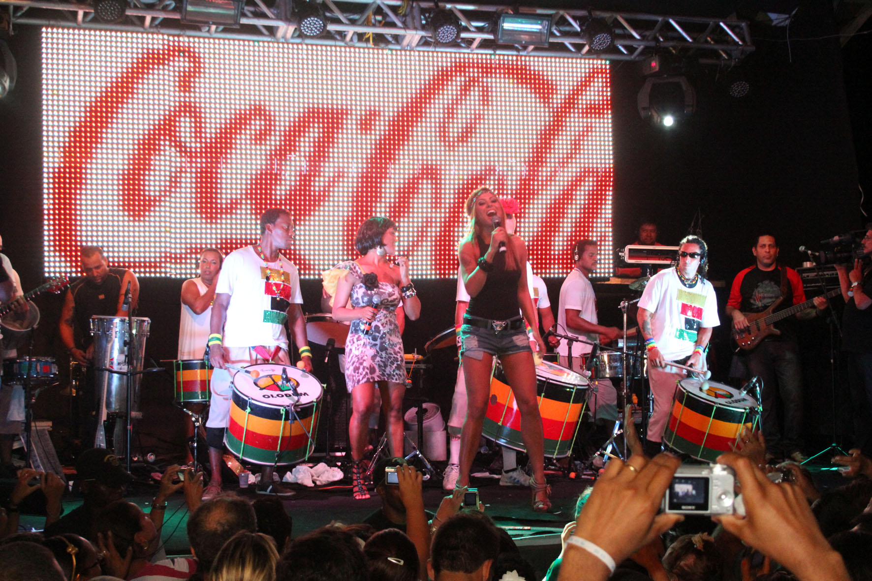 Olodum transformou a praça Tereza Batista, no Pelourinho, em Carnaval