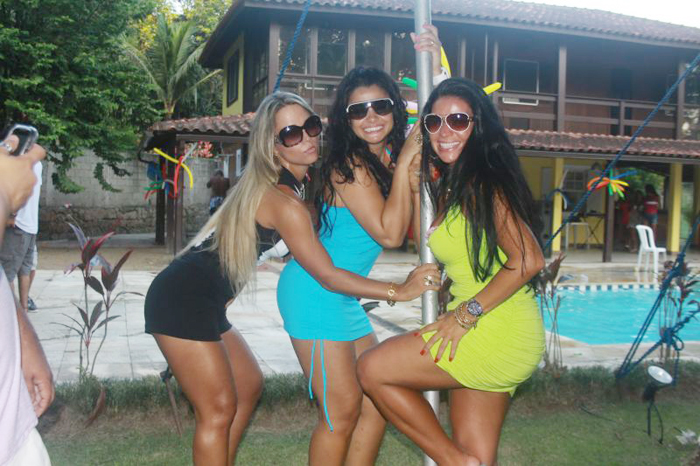 Tatiana Gomes, Marta Love e Solange Gomes no pole dance