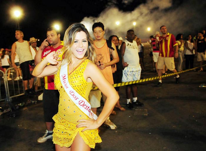 A musa Tânia Oliveira dançou sem parar