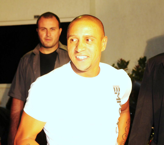 Roberto Carlos sorriu aos paparazzi