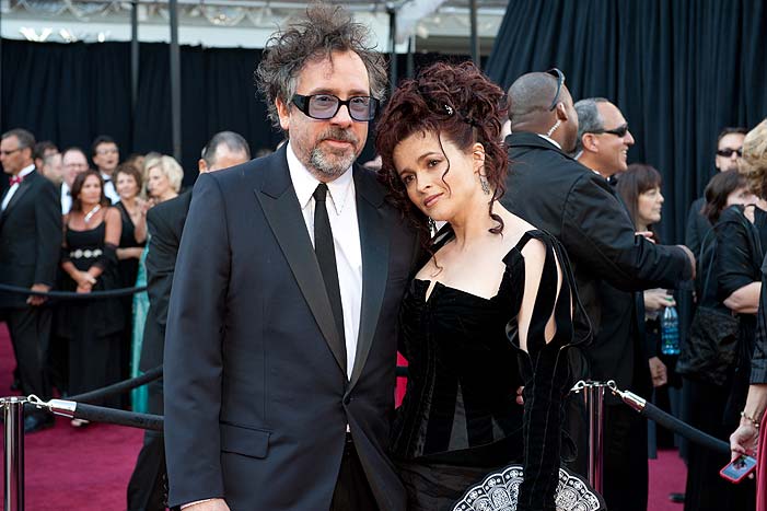 Helena Bonham Carter, indicada como Melhor Atriz Coadjuvante, e o diretor Tim Burton