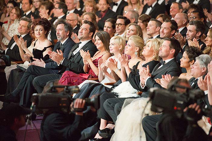 Na plateia: Colin Firth, Helena Bonham Carter, Tim Burton, Javier Bardem, Penelope Cruz, Michelle Williams, Busy Philipps, Deborra-Lee Furness, Hugh Jackman e Halle Berry.