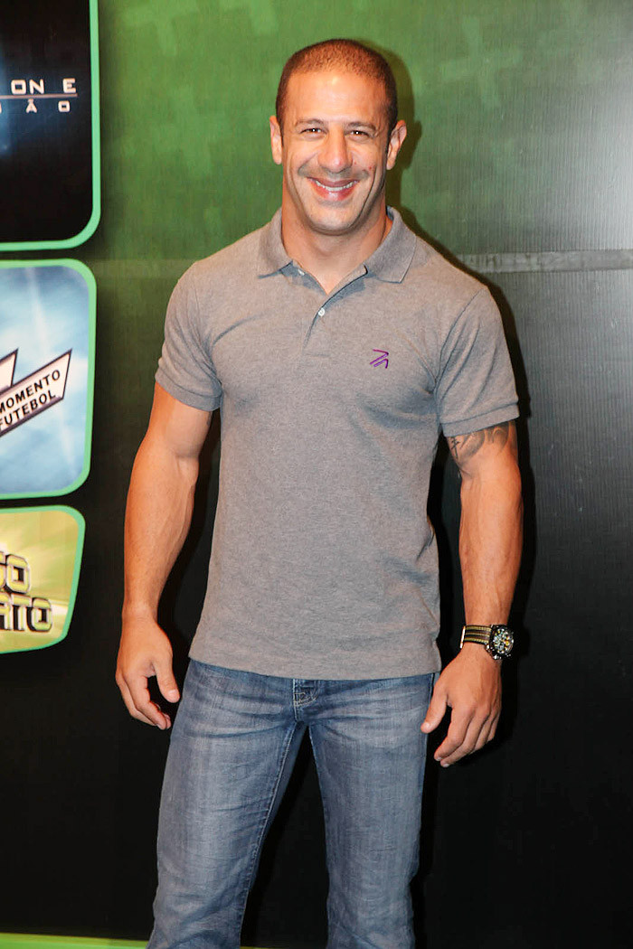 O piloto Tony Kanaan esteve presente no evento