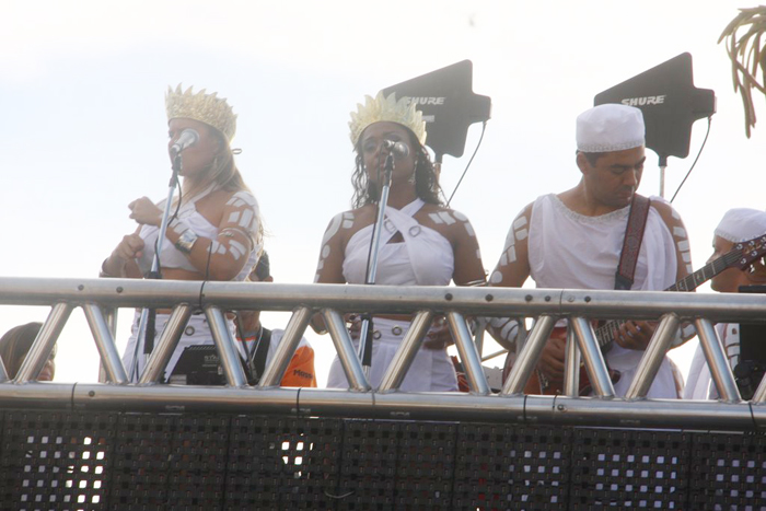 Timbalada arrastou a multidão pelo circuito Barra - Ondina 