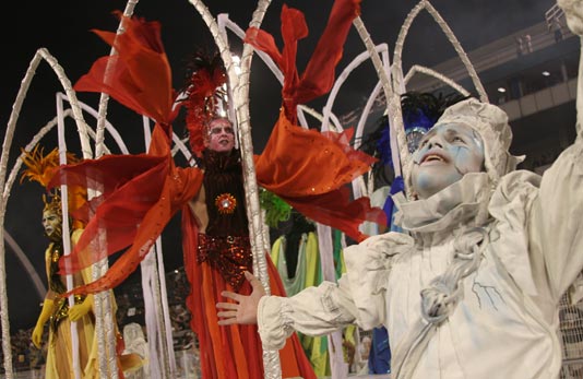 Unidos do Peruche festeja 100 Anos do Theatro Municipal para a avenida