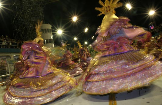 Unidos do Peruche festeja 100 Anos do Theatro Municipal para a avenida