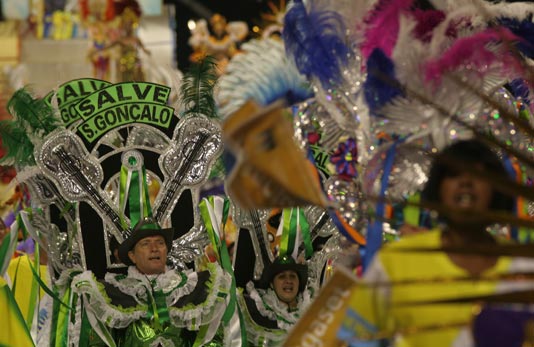 Unidos do Peruche festeja 100 Anos do Theatro Municipal para a avenida