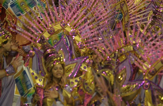 Unidos do Peruche festeja 100 Anos do Theatro Municipal para a avenida