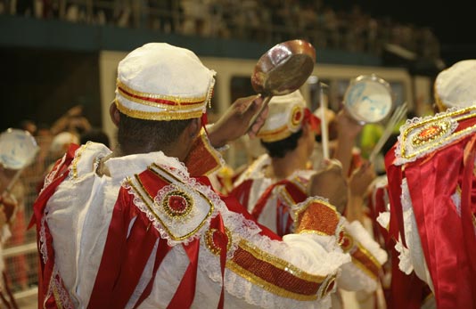 Unidos do Peruche festeja 100 Anos do Theatro Municipal para a avenida