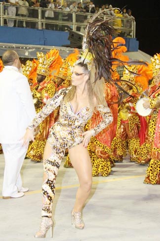 Com Sheila Mello ,Tucuruvi leva o Nordeste para o sambódromo paulistano