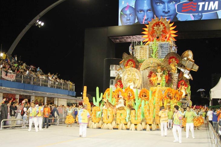 Com Sheila Mello ,Tucuruvi leva o Nordeste para o sambódromo paulistano