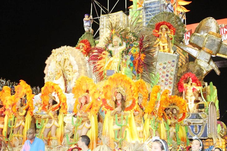 Com Sheila Mello ,Tucuruvi leva o Nordeste para o sambódromo paulistano