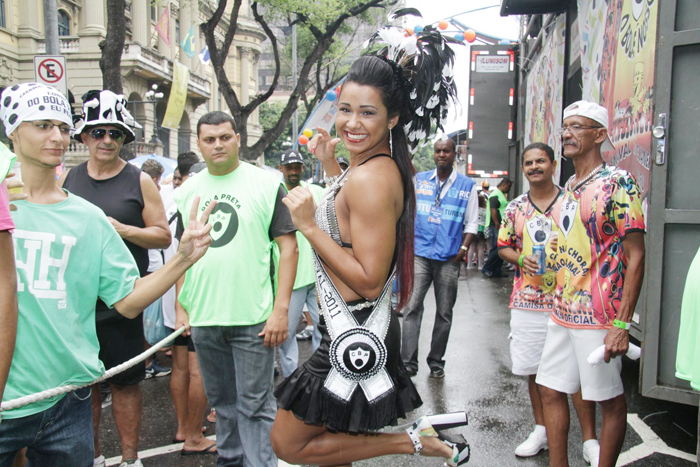 Integrante do bloco Cordão do Bola Preta 