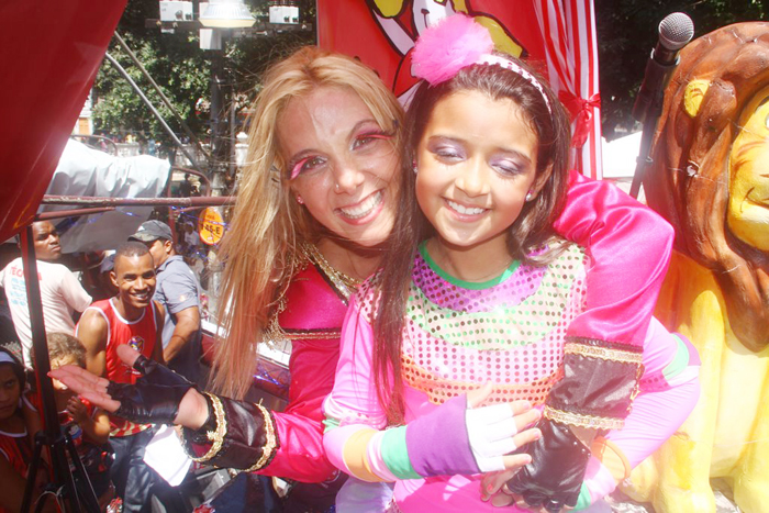 Carla e a filha, Camilly Victoria 