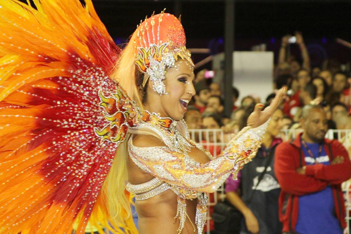 Águia de Ouro bota fogo no Sambódromo de São Paulo com Valeska Popozuda como Rainha