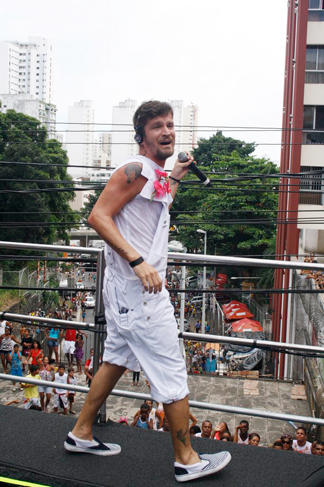 Saulo Fernandes arrastou a multidão