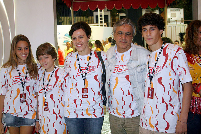 Caetano Veloso com a namorada e o filho