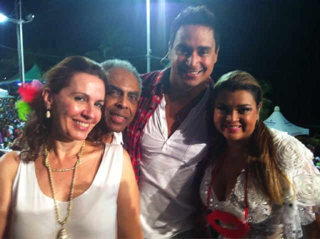 Xandy mostrou uma foto ao lado de Preta Gil, Gilberto Gil e Flora