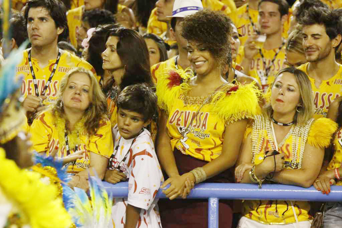 Galera do camarote Devassa curtindo o desfile