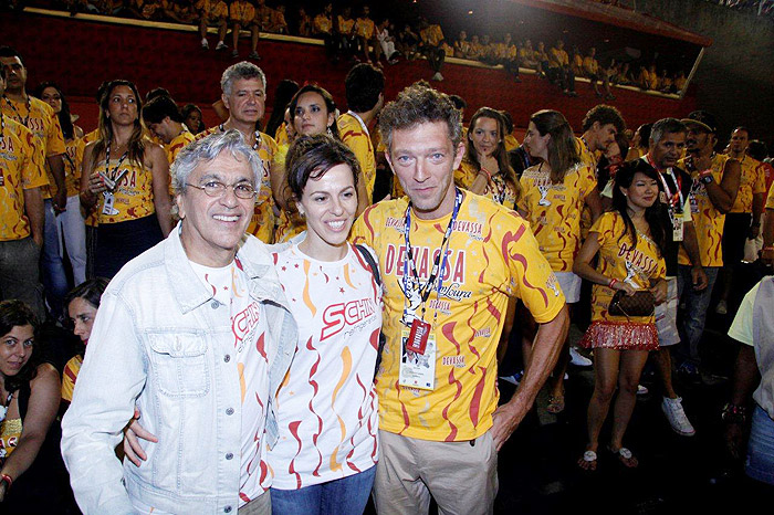 Caetano com a namorada e o ator Vicent Cassel