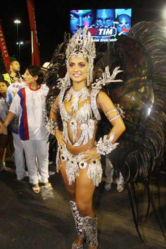 Bruna Bruno, Rainha de Bateria da União da Ilha