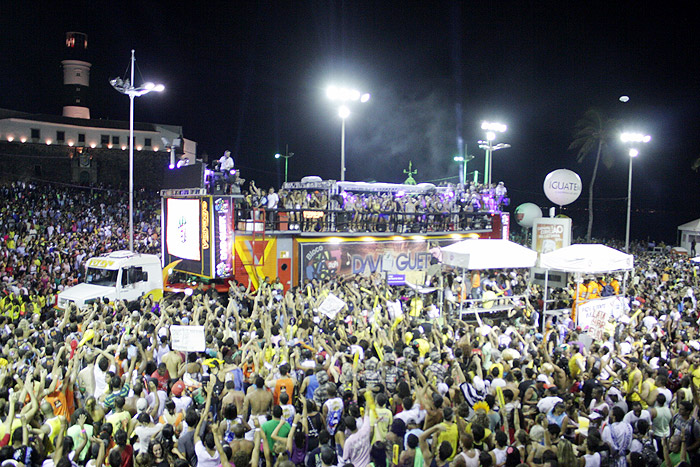 David Guetta agitou o último dia do Carnaval de Salvador 