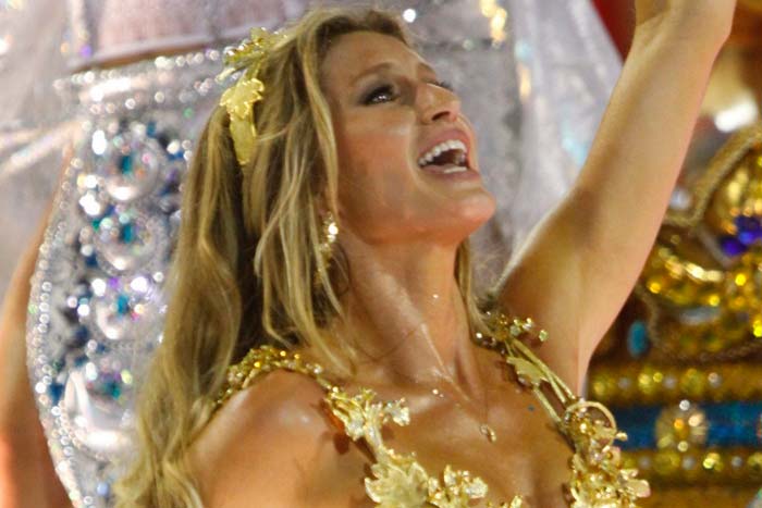 As melhores fotos de Gisele Bündchen no Carnaval da Vila Isabel!