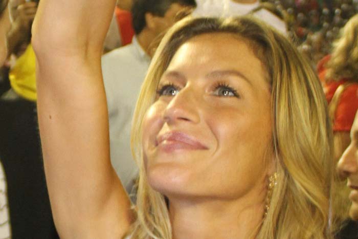 As melhores fotos de Gisele Bündchen no Carnaval da Vila Isabel!