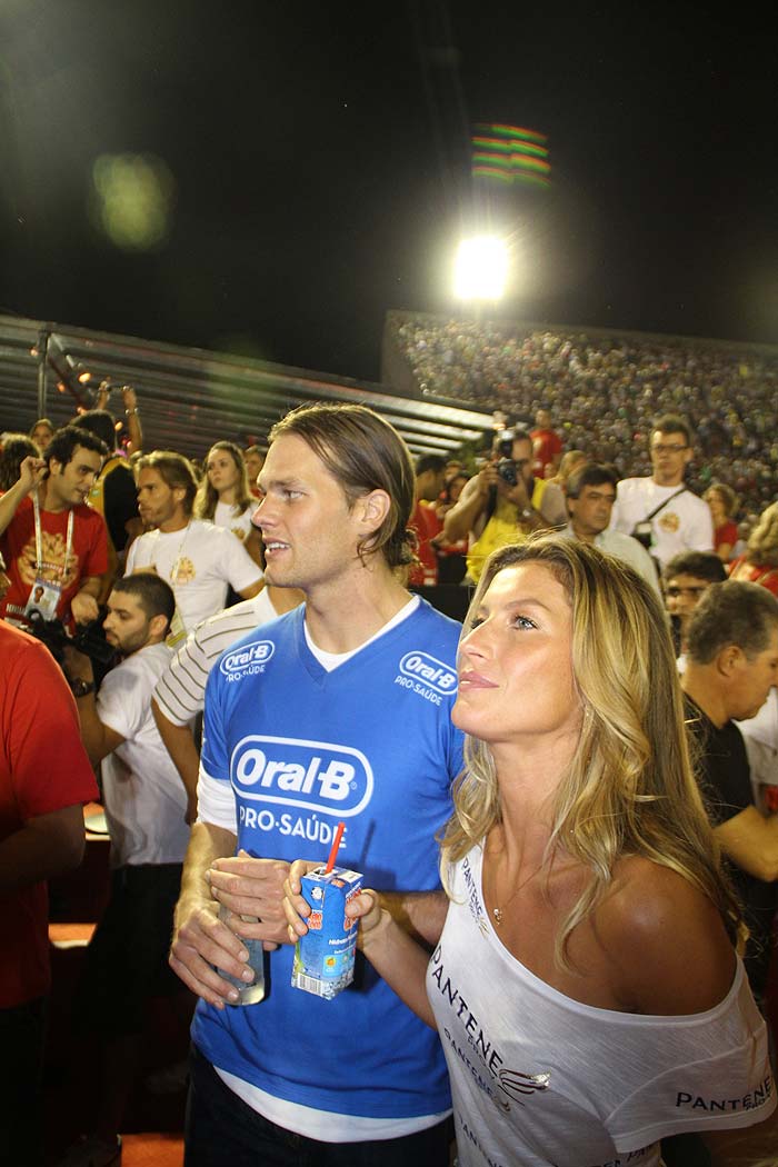 As melhores fotos de Gisele Bündchen no Carnaval da Vila Isabel!