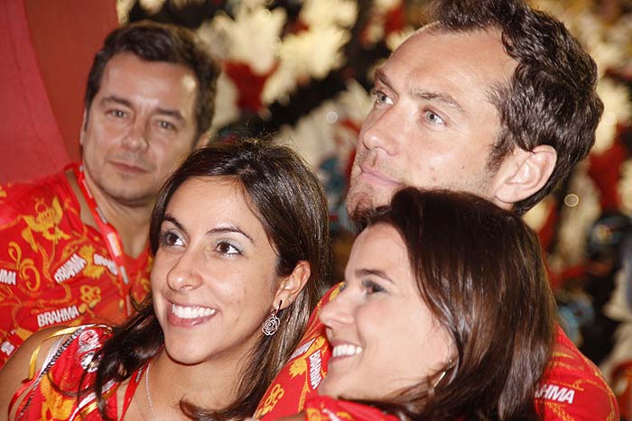 As melhores fotos de de Jude Law no Carnaval do Rio de Janeiro