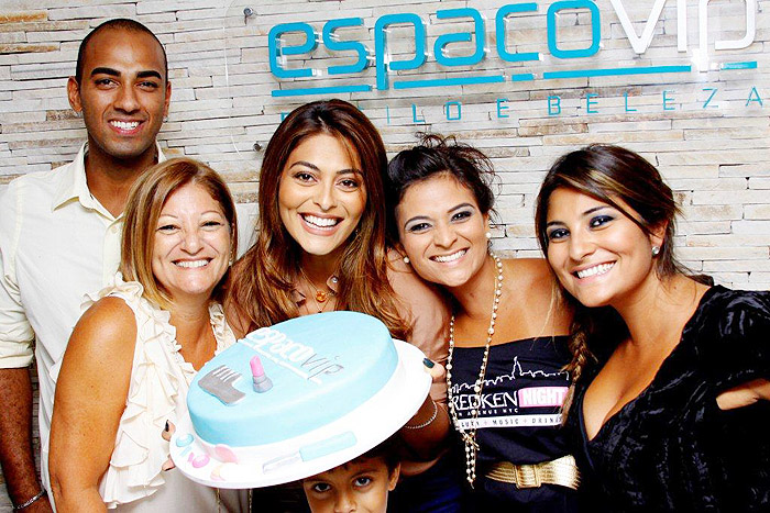 Junior, Regina, Juliana e Rosana curtindo a festa do Espaço Vip