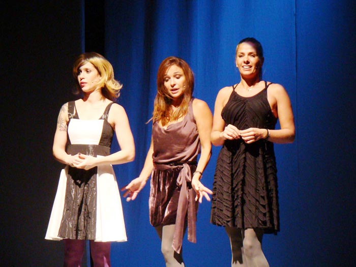 O trio interpreta Norma, Lisa e Alice