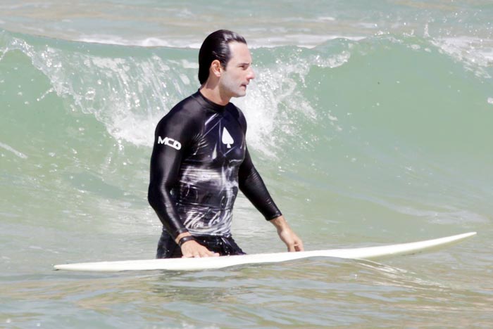 Ator mostrou habilidade nas ondas do Rio de Janeiro