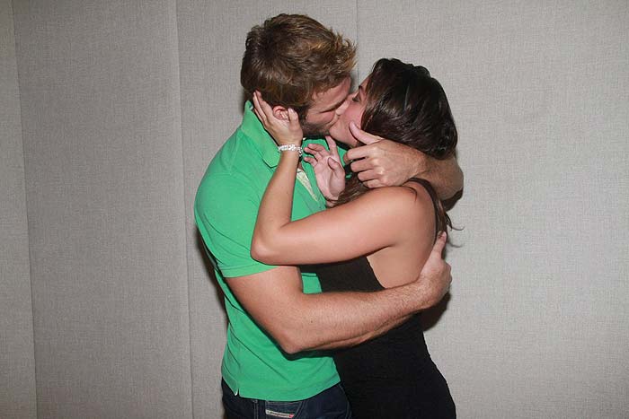 Super beijo: Maria e Wesley