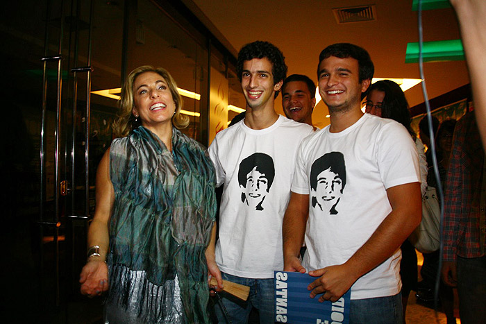 Cissa recebeu amigos do filho, Rafael Mascarenhas, morto no ano passado