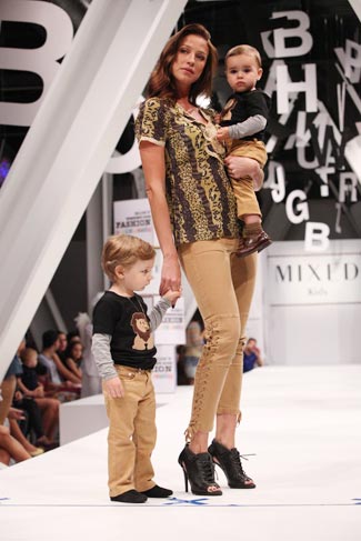 Luana Piovani na passarela da Sony Fashion Weekend Kids