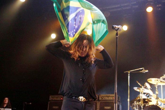 Ozzy Osbourne faz show à parte com suas caretas. Álbum de Fotos!