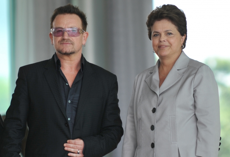 Dilma recebe o líder e vocalista da banda irlandesa U2, Bono Vox