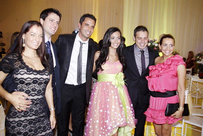 Monica Carvalho com o marido, Latrino, Dayanne, Luigi Baricelli e a mulher Andréa