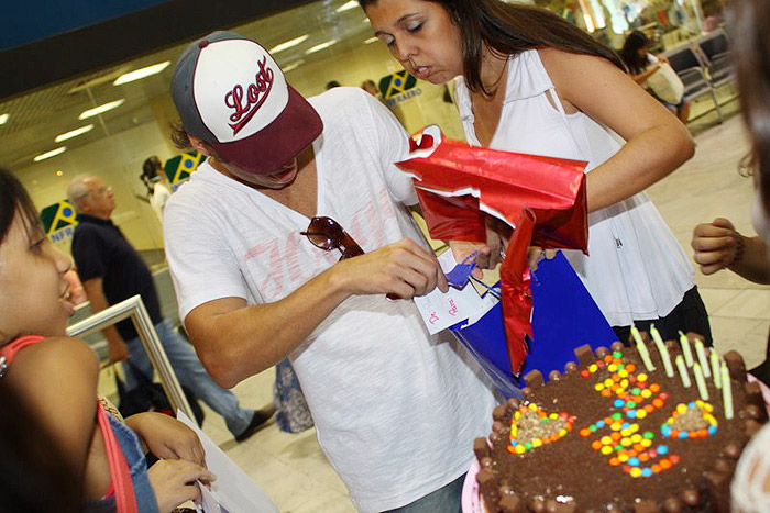 Além do bolo, Maumau ganhou presentinhos também